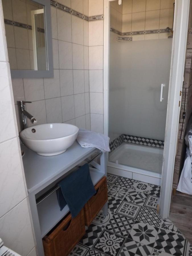 La Girondine Bed & Breakfast Galgon ภายนอก รูปภาพ