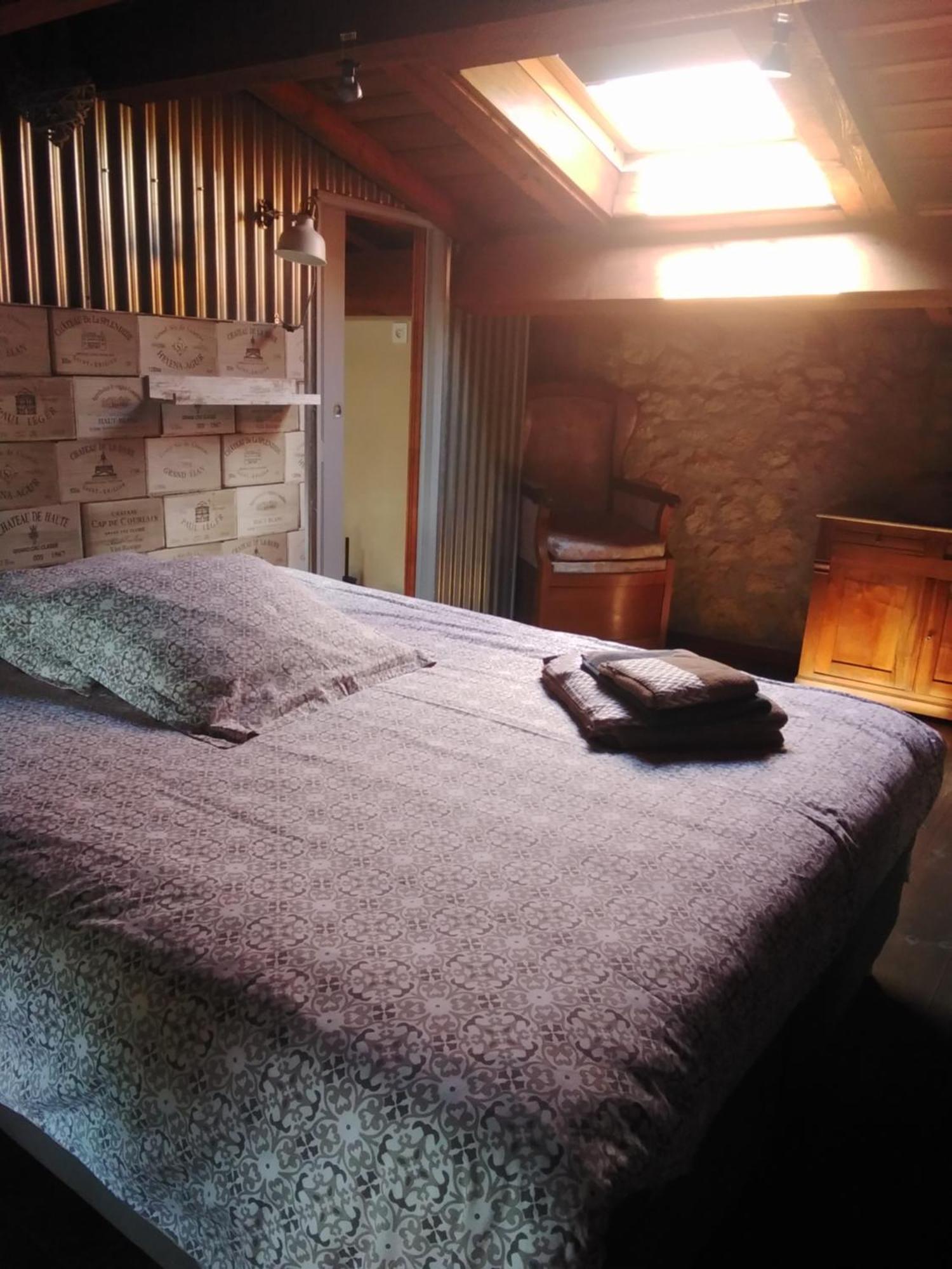 La Girondine Bed & Breakfast Galgon ภายนอก รูปภาพ