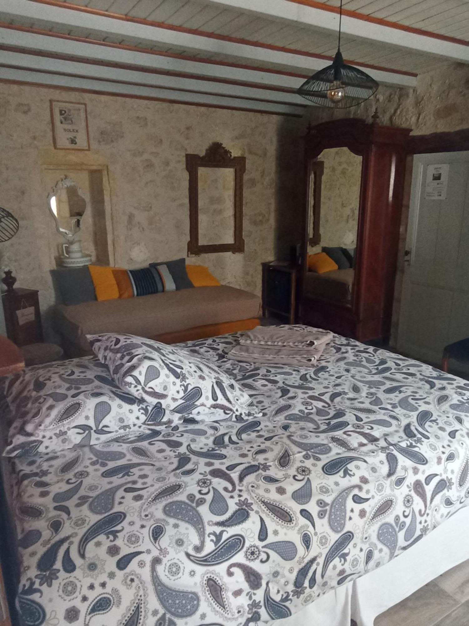 La Girondine Bed & Breakfast Galgon ภายนอก รูปภาพ