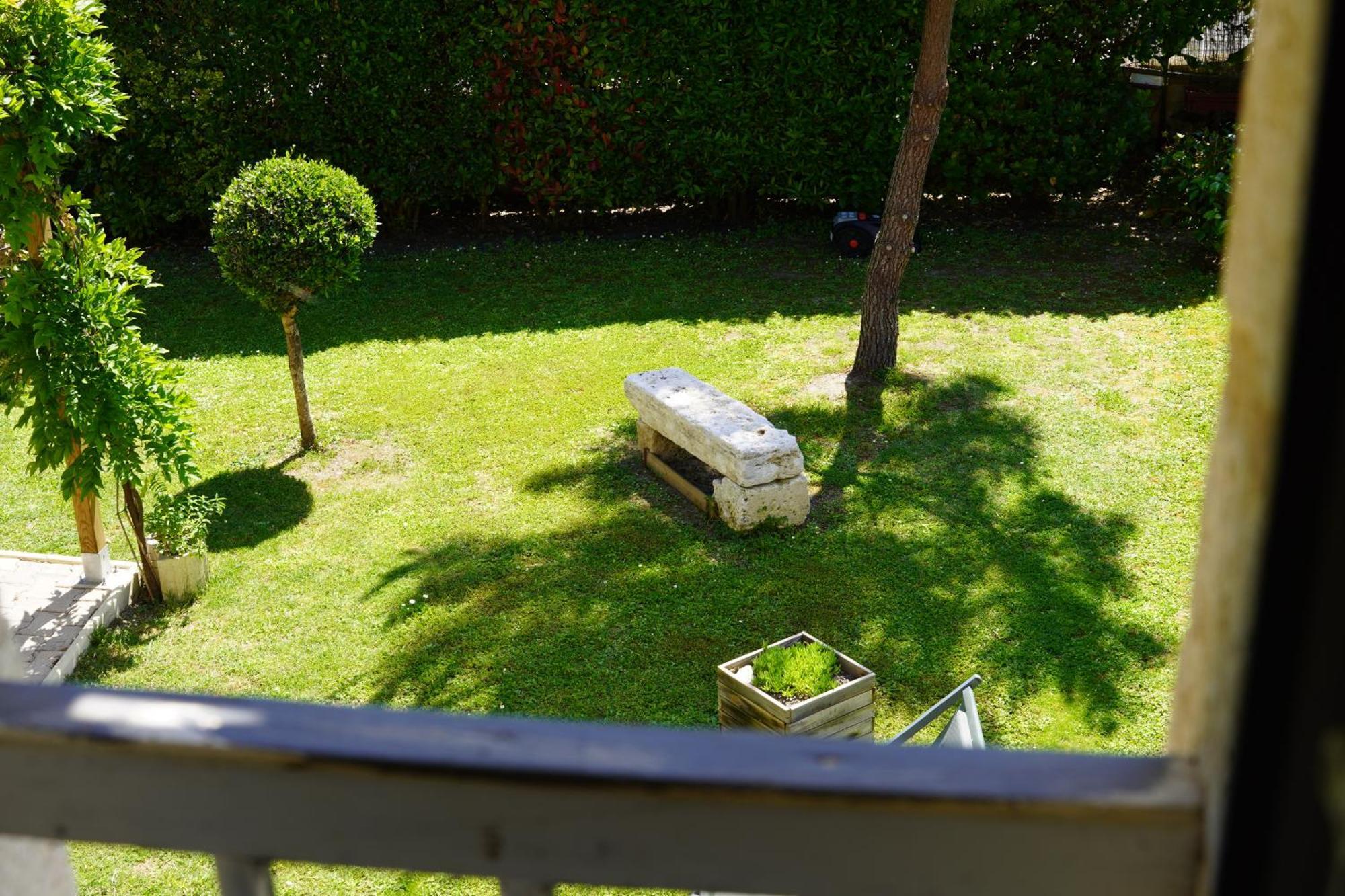 La Girondine Bed & Breakfast Galgon ภายนอก รูปภาพ