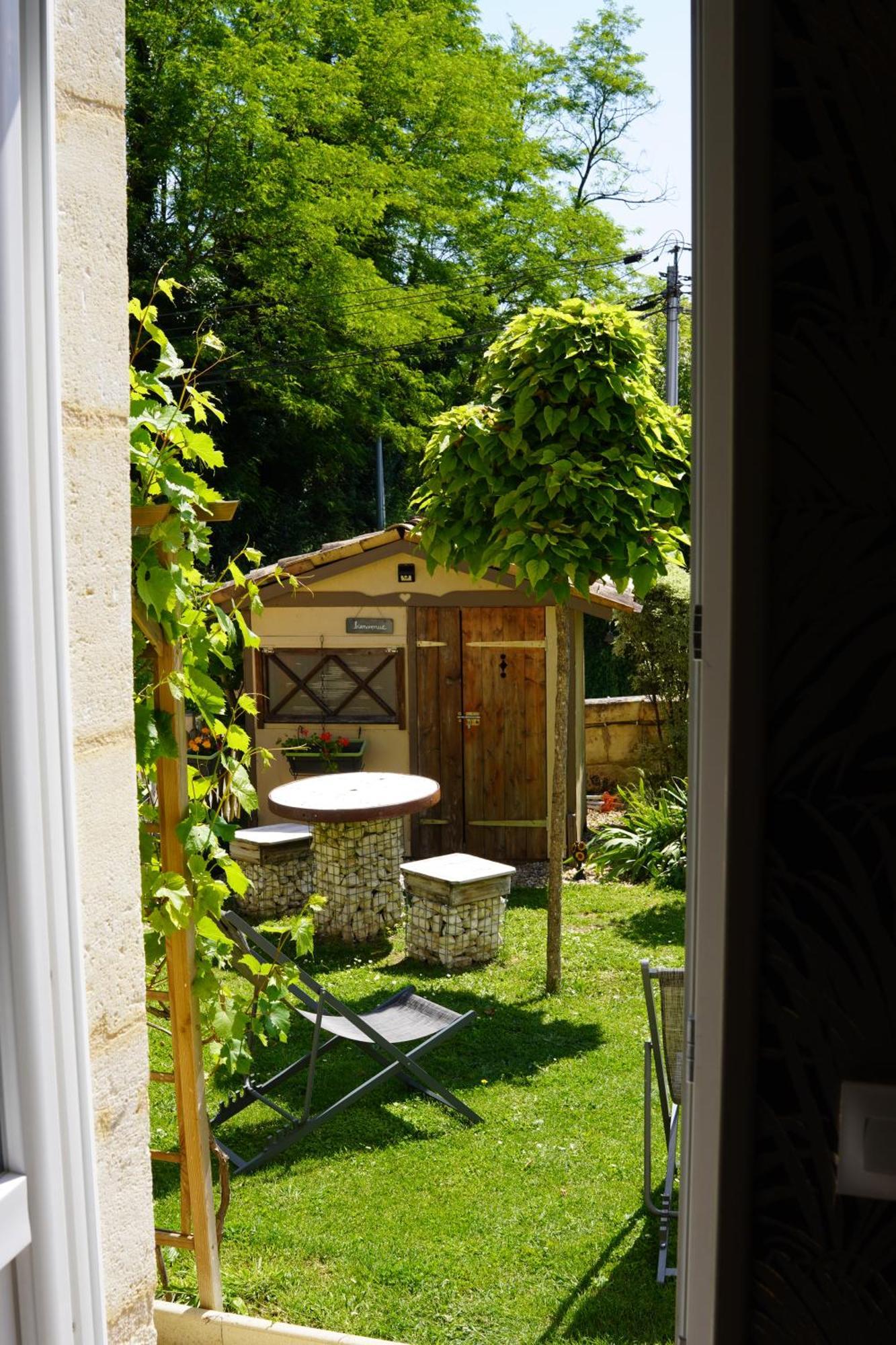 La Girondine Bed & Breakfast Galgon ภายนอก รูปภาพ